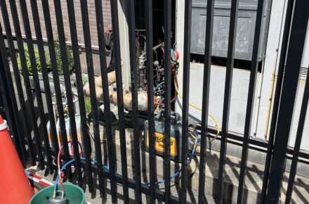 某施設　フロン回収・撤去作業